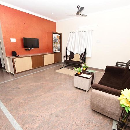 Sree Service Apartments Tirupati Bagian luar foto