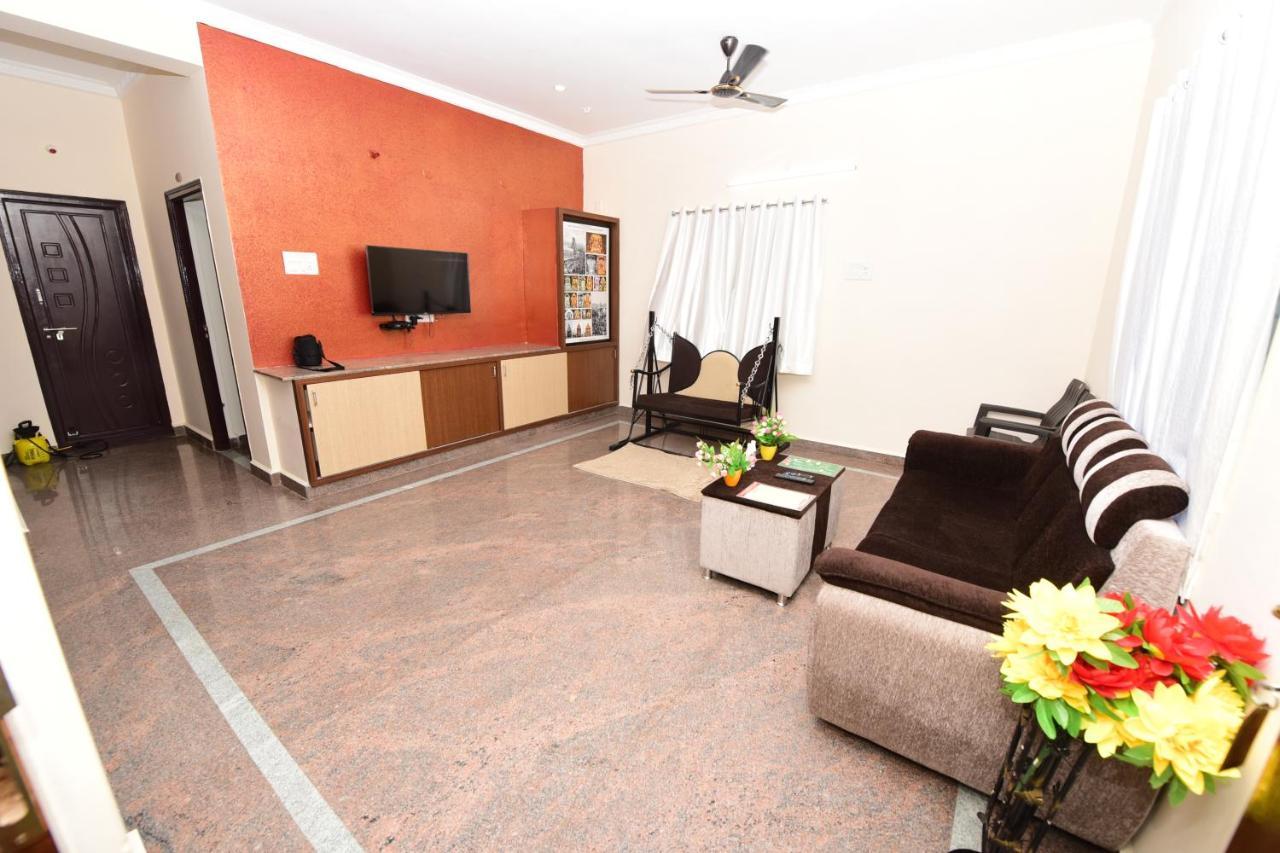 Sree Service Apartments Tirupati Bagian luar foto