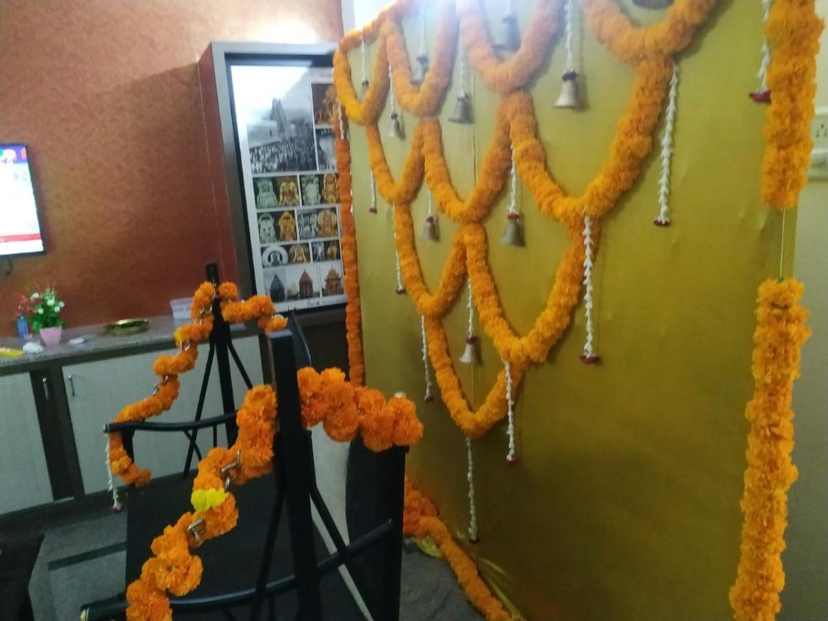 Sree Service Apartments Tirupati Bagian luar foto