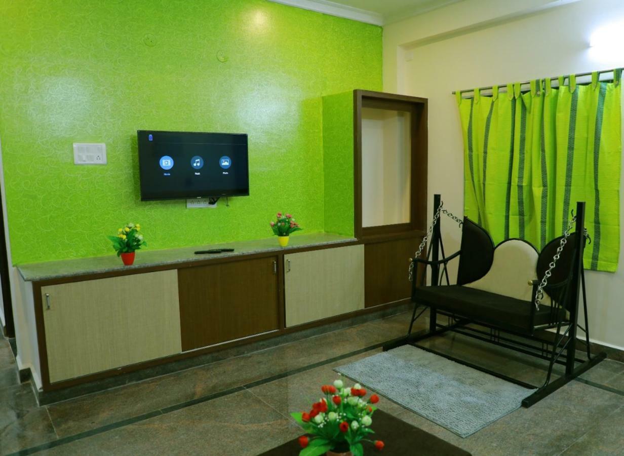 Sree Service Apartments Tirupati Bagian luar foto